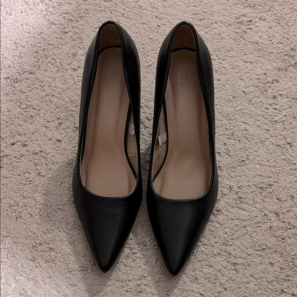 Elegant Black Women's Pumps